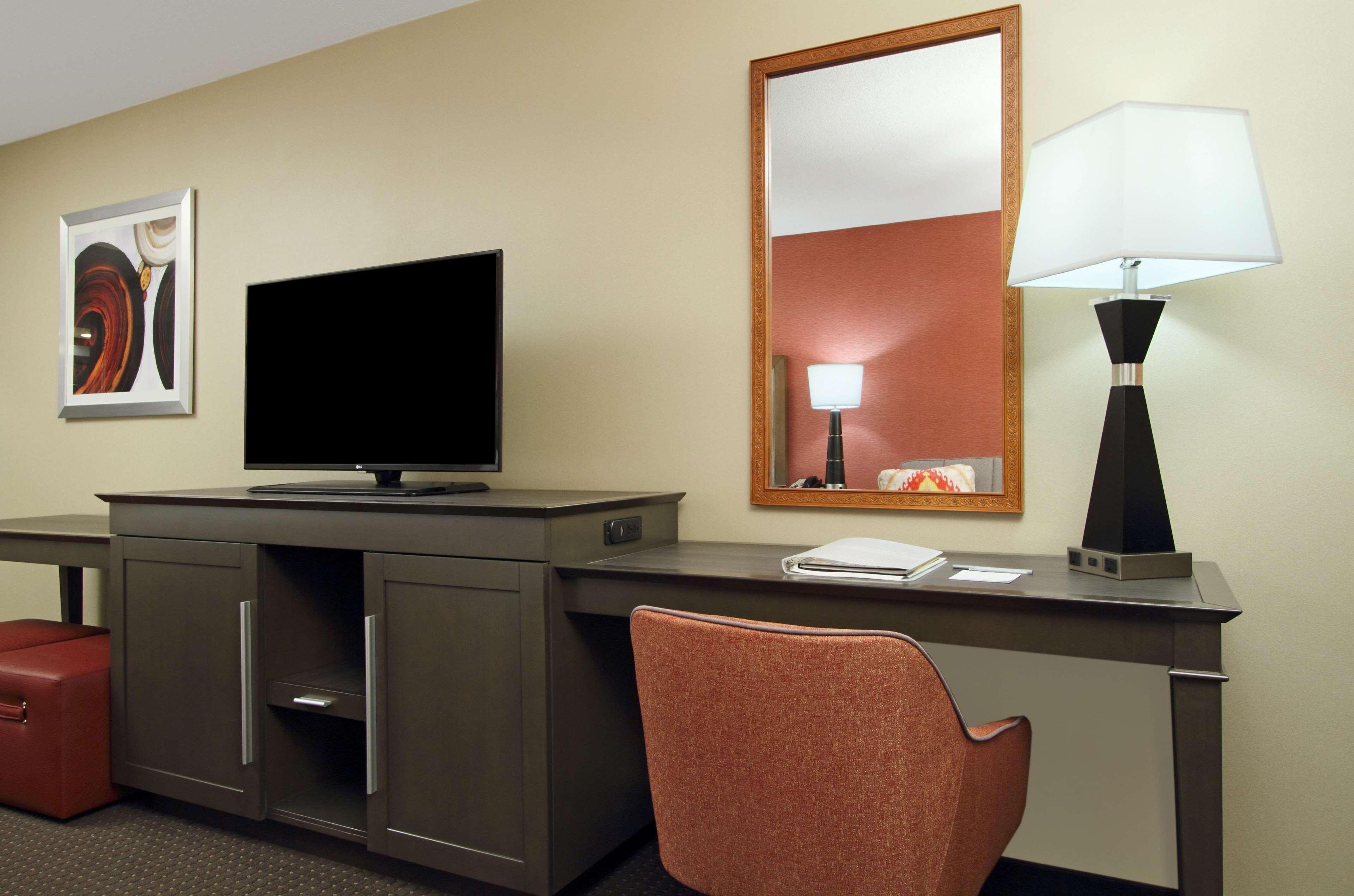 Hampton Inn Columbus-International Airport Гаханна Экстерьер фото