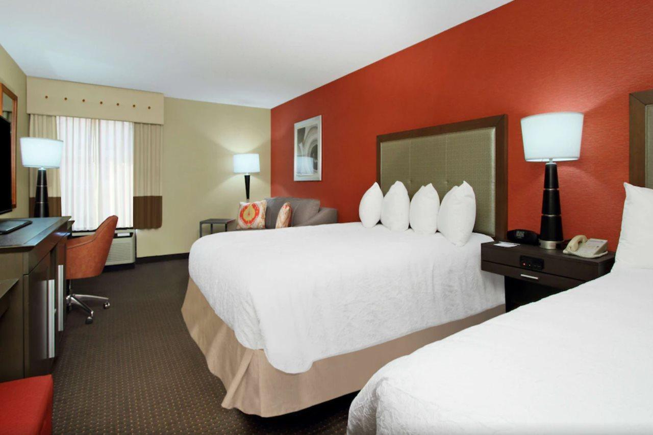 Hampton Inn Columbus-International Airport Гаханна Экстерьер фото